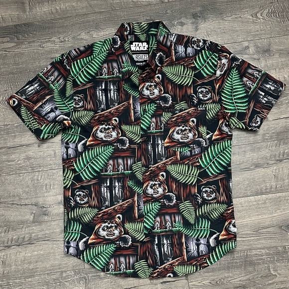Star Wars Welcome to the Forest Moon Ewok Short‎ Sleeve Button Up Shirt Size M